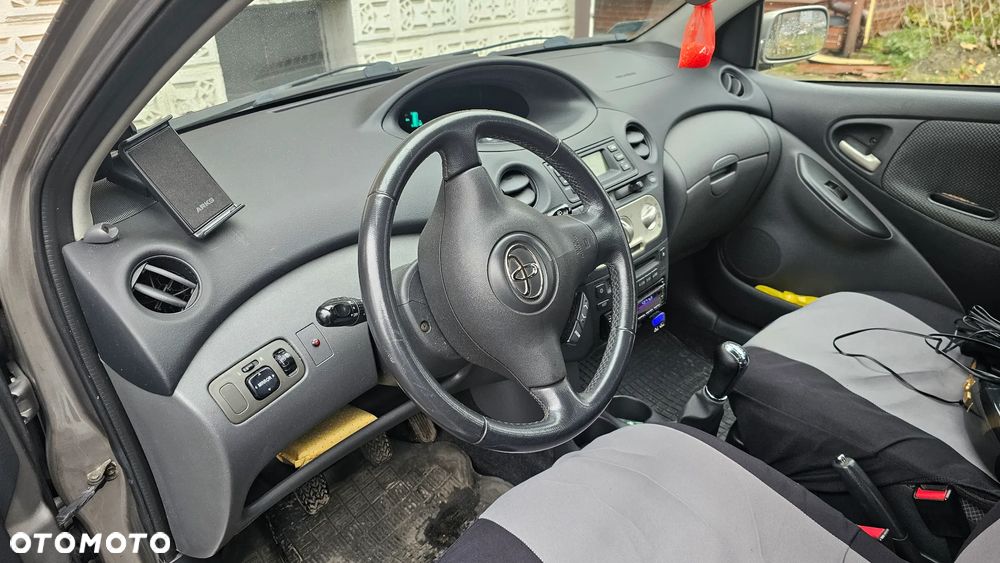 Toyota Yaris - 6