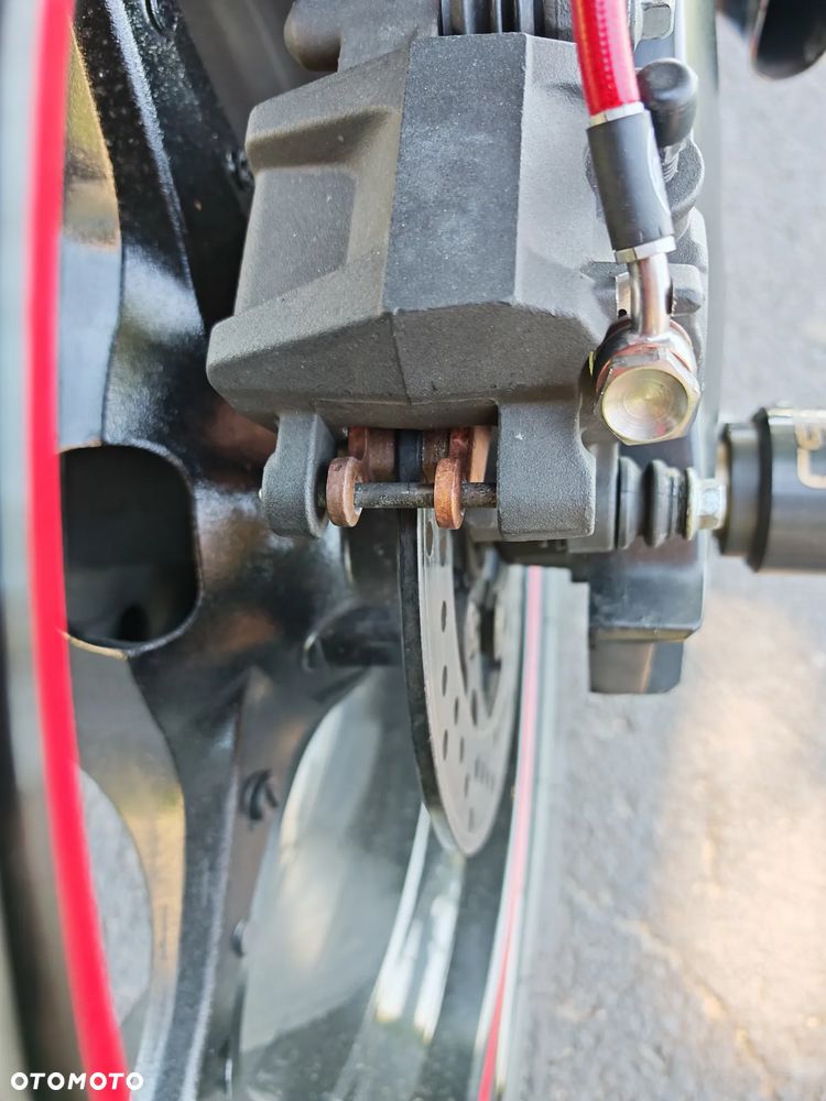 Suzuki GSX-R - 12
