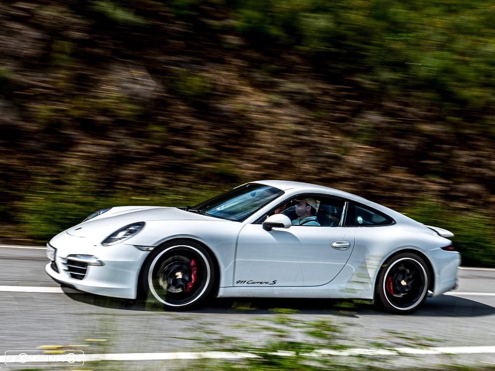 Porsche 911 Série F - 1