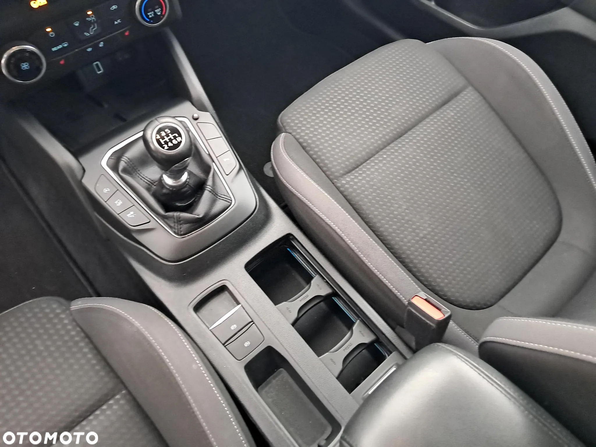 Ford Focus 1.0 EcoBoost Active - 15