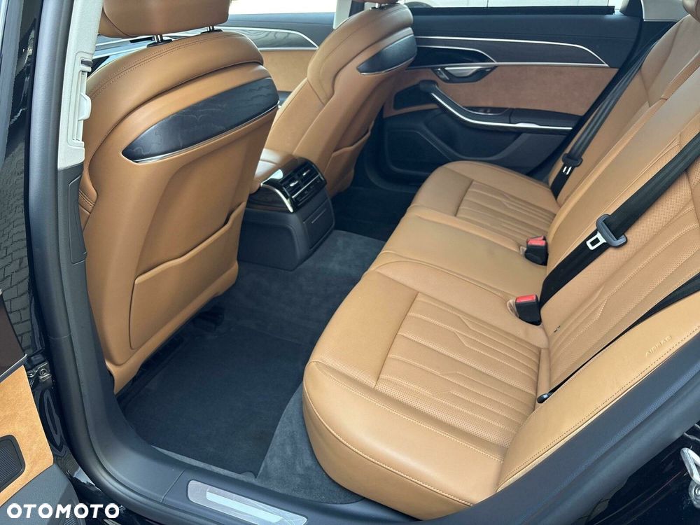 Audi A8 - 30