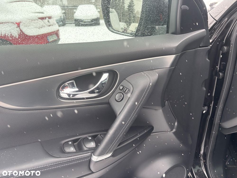 Nissan Qashqai 1.3 DIG-T TEKNA - 18