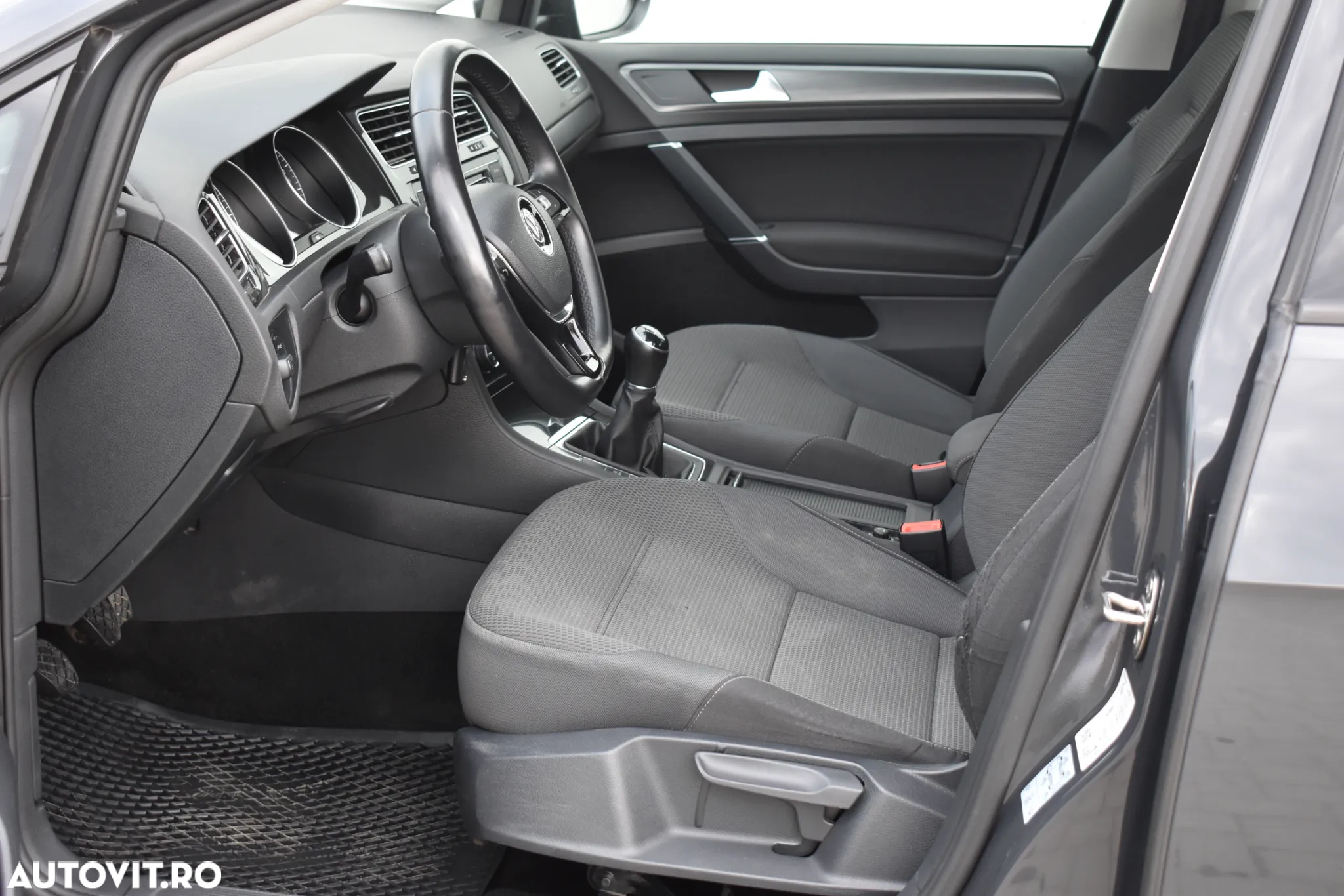 Volkswagen Golf 1.6 TDI Comfortline - 7