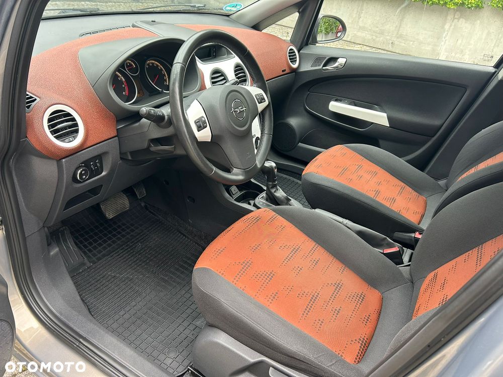 Opel Corsa 1.4 16V Cosmo - 15