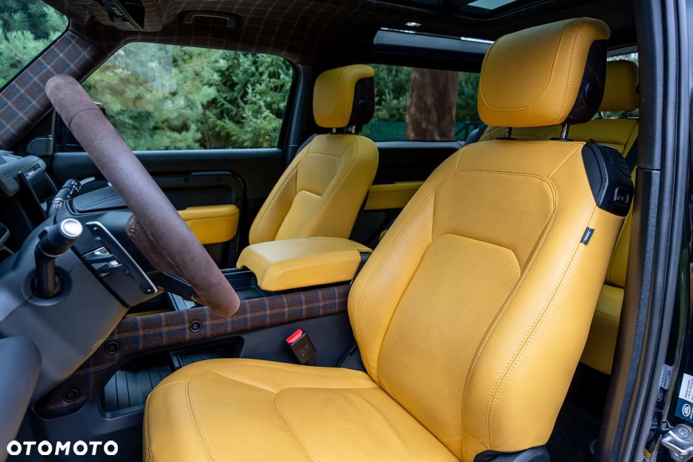 Land Rover Defender - 23