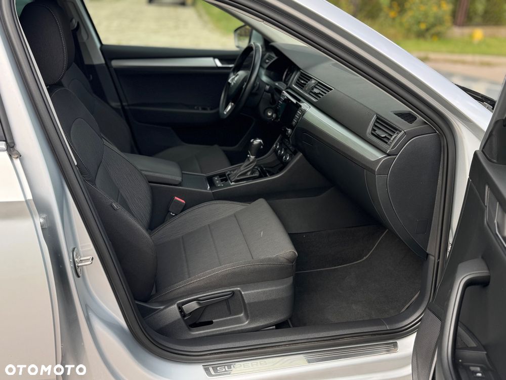 Skoda Superb 2.0 TDI DSG Sportline - 10