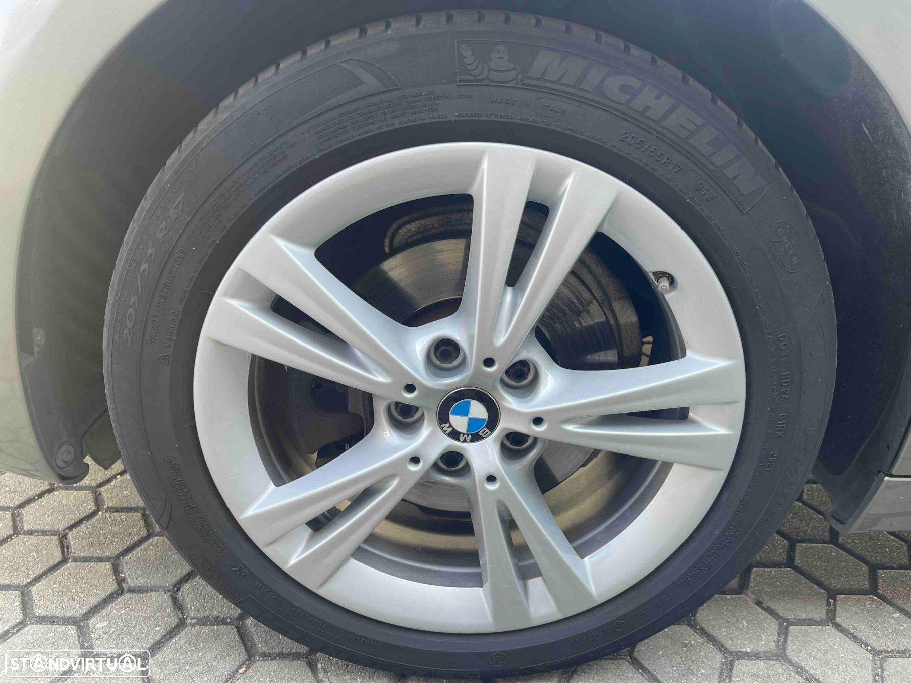 BMW 218 Active Tourer d Line Luxury Auto - 10