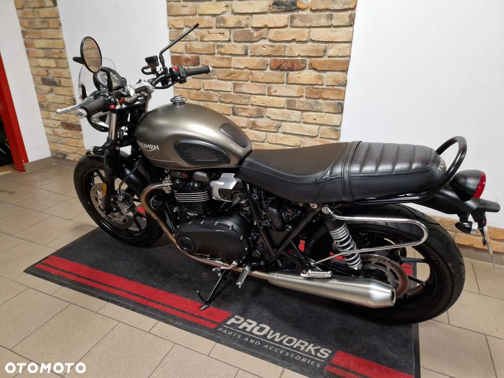 Triumph Street Twin - 8