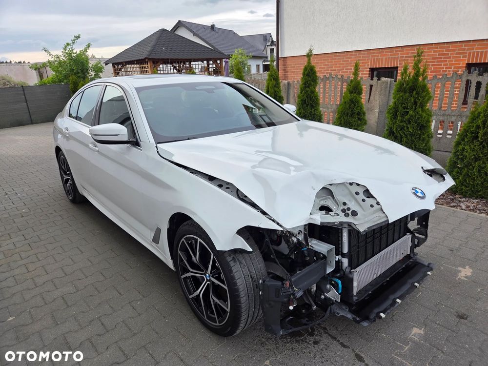 BMW Seria 5 540i xDrive M Sport Edition - 15