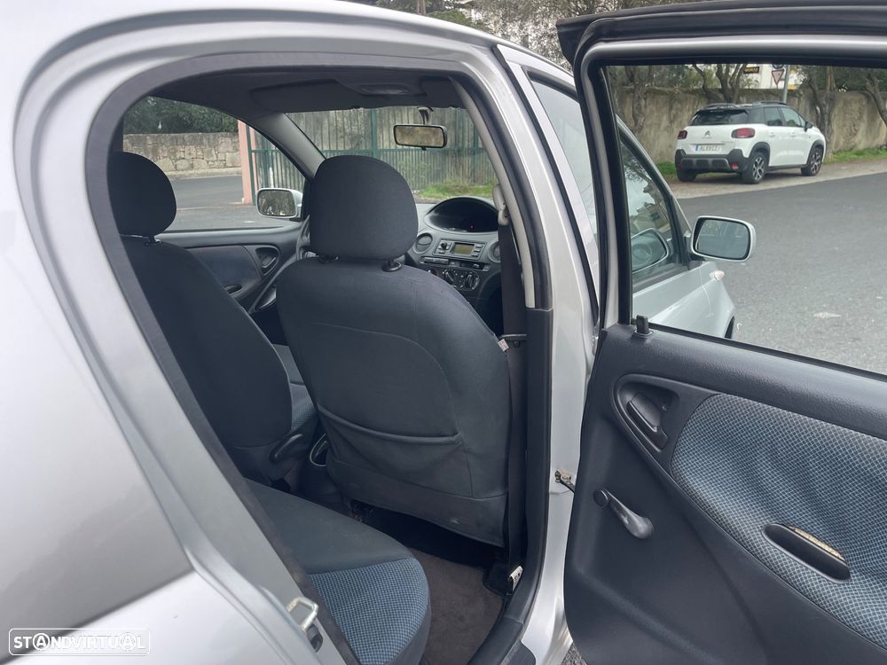 Toyota Yaris 1.0 Terra AC - 11