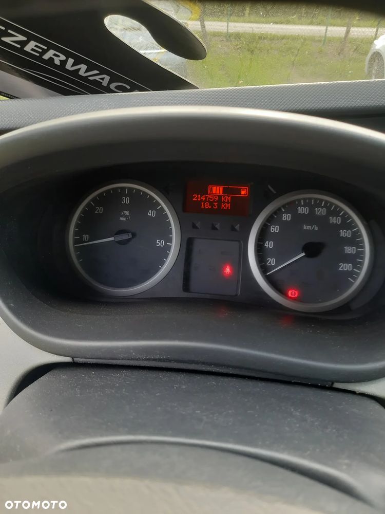 Opel Vivaro L2H1 2.9t Essentia - 11