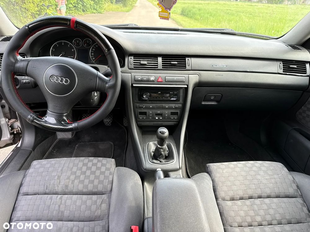 Audi A6 Limousine 2.4 - 7