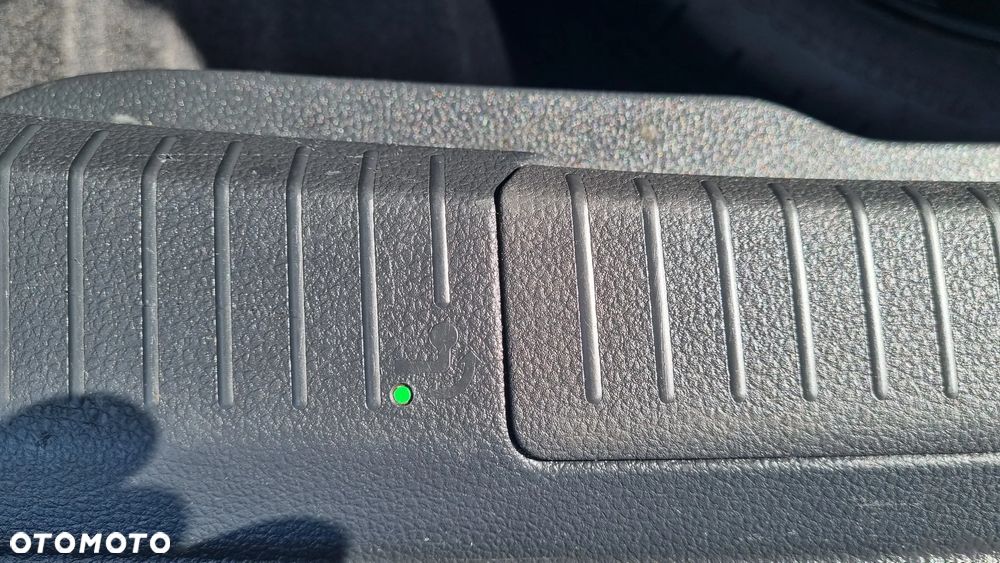 Volkswagen Golf 2.0 TDI (BlueMotion Technology) Comfortline - 30