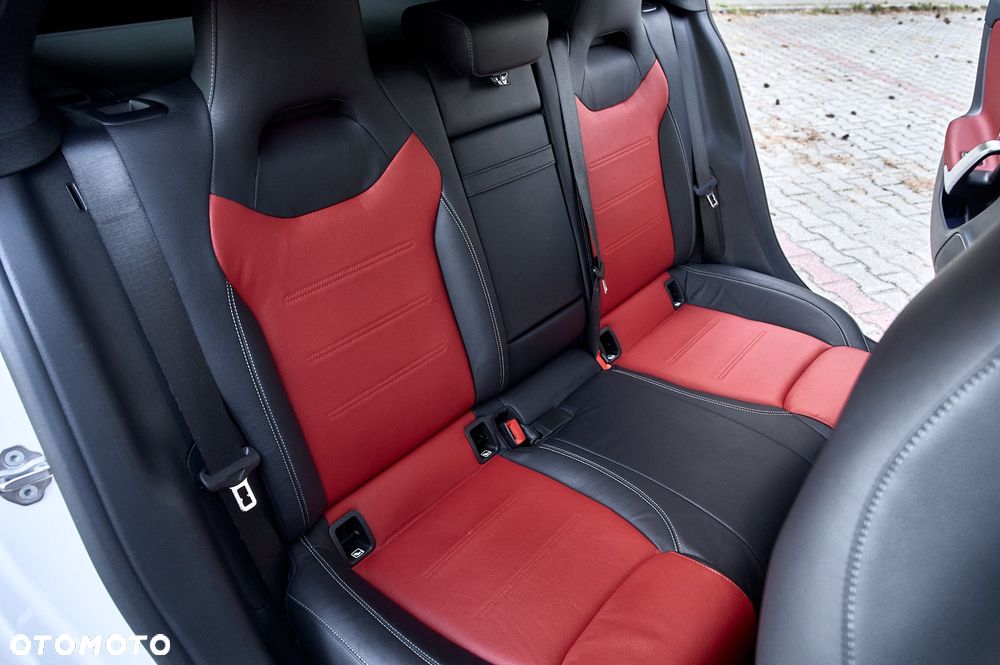 Mercedes-Benz CLA - 26