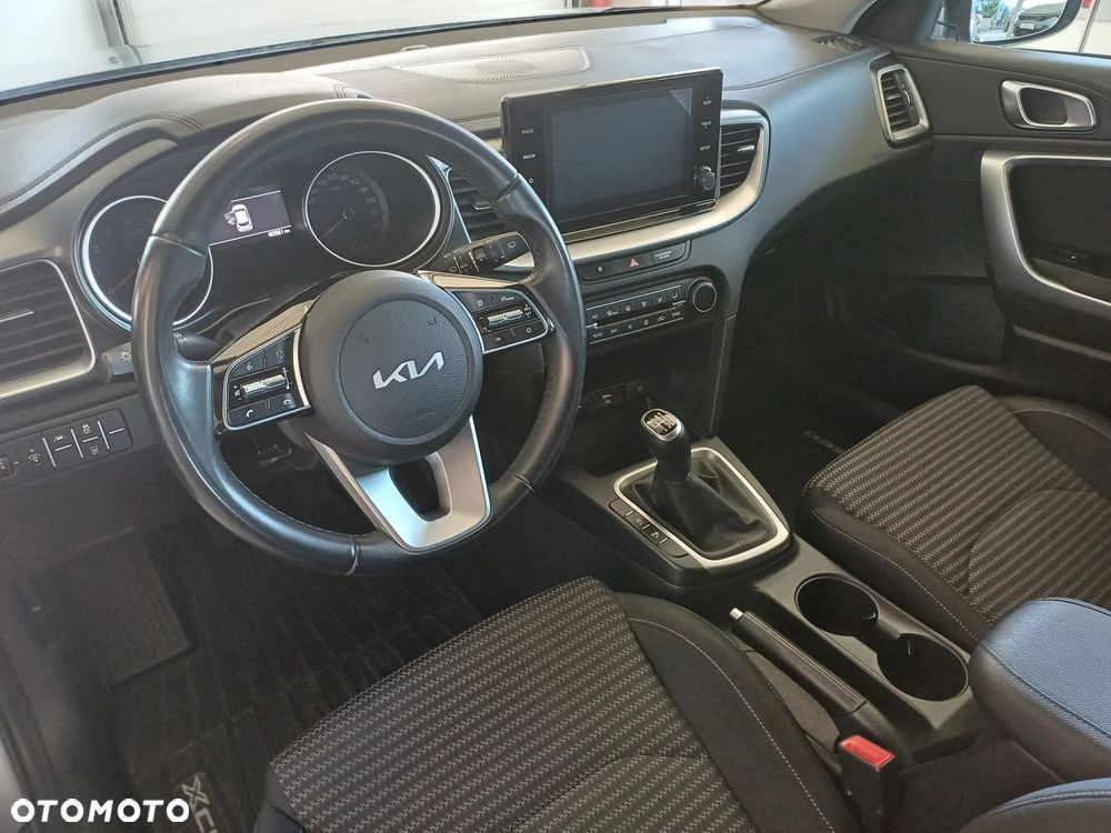 Kia XCeed 1.5 T-GDI M - 12