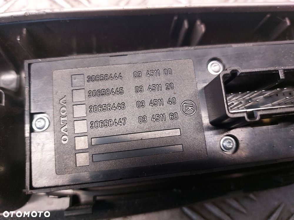 PRZEŁĄCZNIK SZYB LEWY PRZÓD VOLVO V50 I 30658444 8679666 - 4