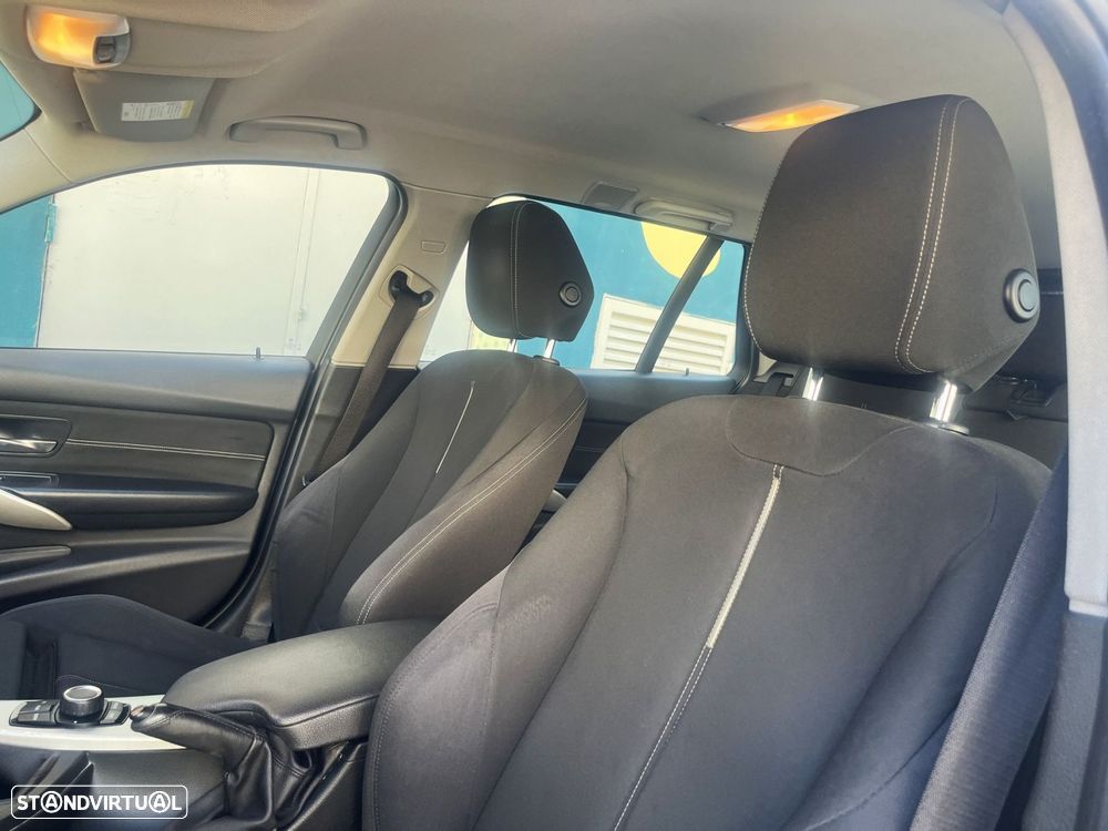 BMW 320 d Line Sport - 22
