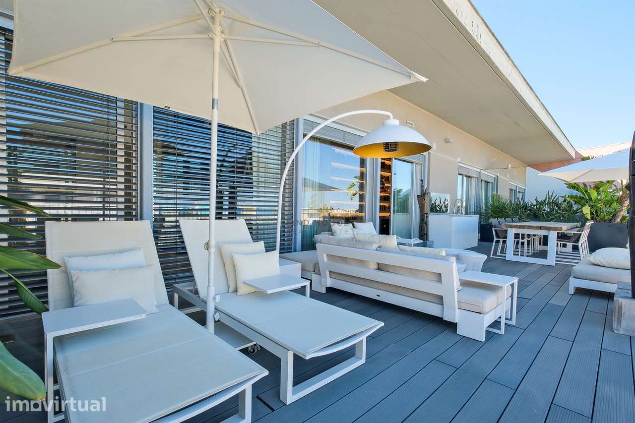 Penthouse T3 com terraço e 3 lugares de garagem na Alameda dos Oceanos - Grande imagem: 2/49