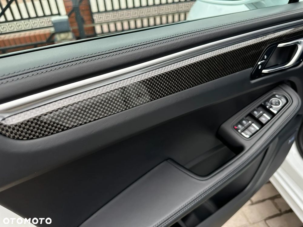 Porsche Macan Turbo PDK - 26