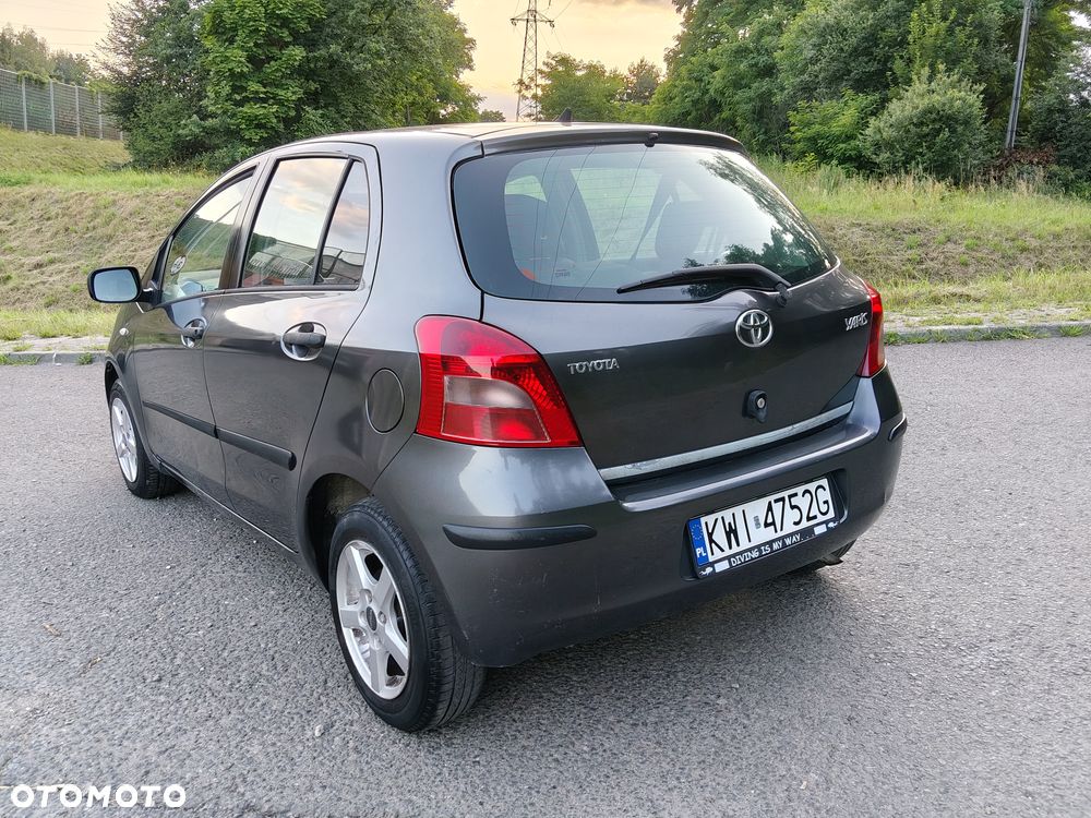 Toyota Yaris 1.0 Terra EU5 - 4