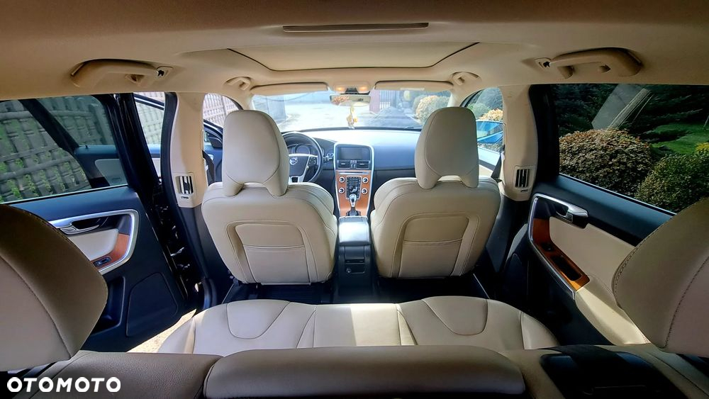 Volvo XC 60 D3 Drive-E Momentum - 17