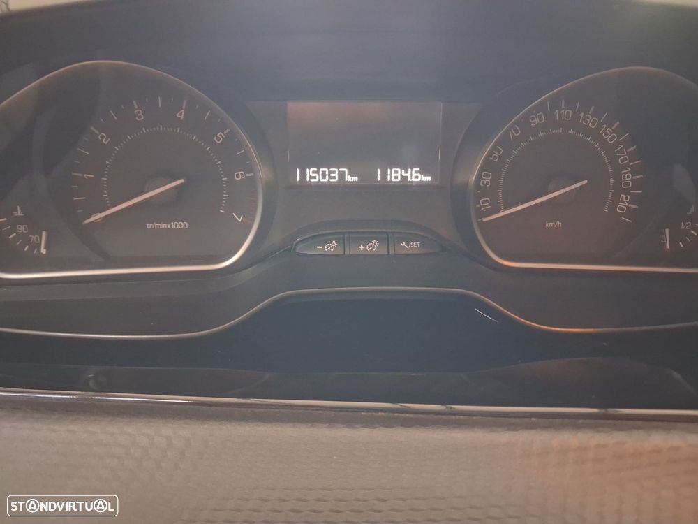 Peugeot 208 1.2 PureTech Active - 15
