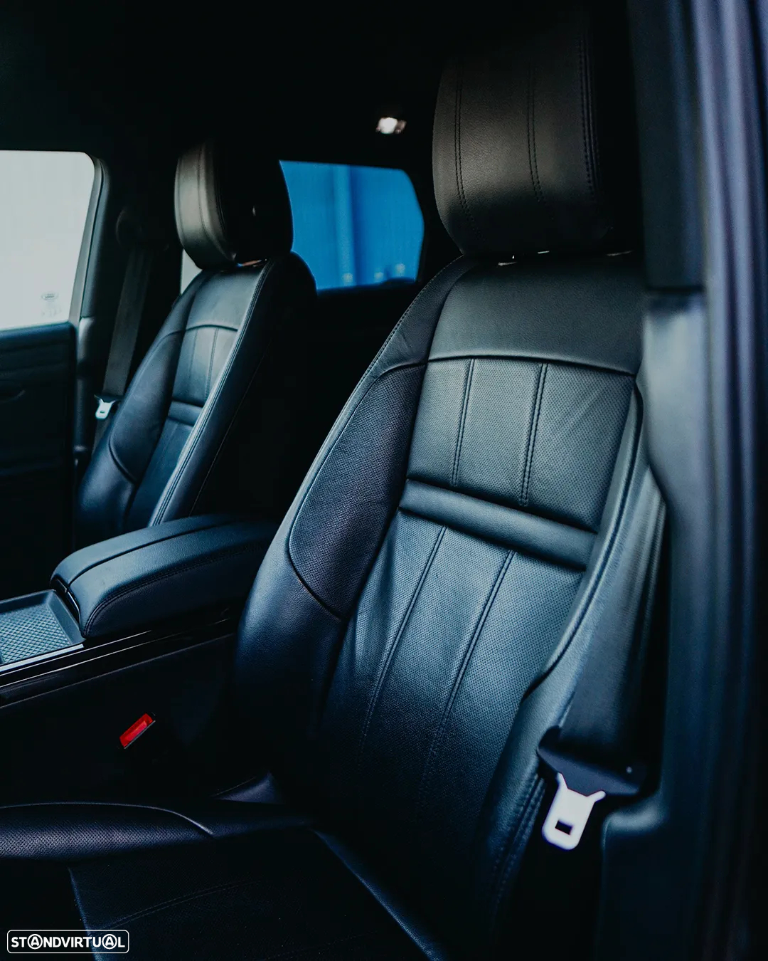 Land Rover Range Rover Evoque - 16