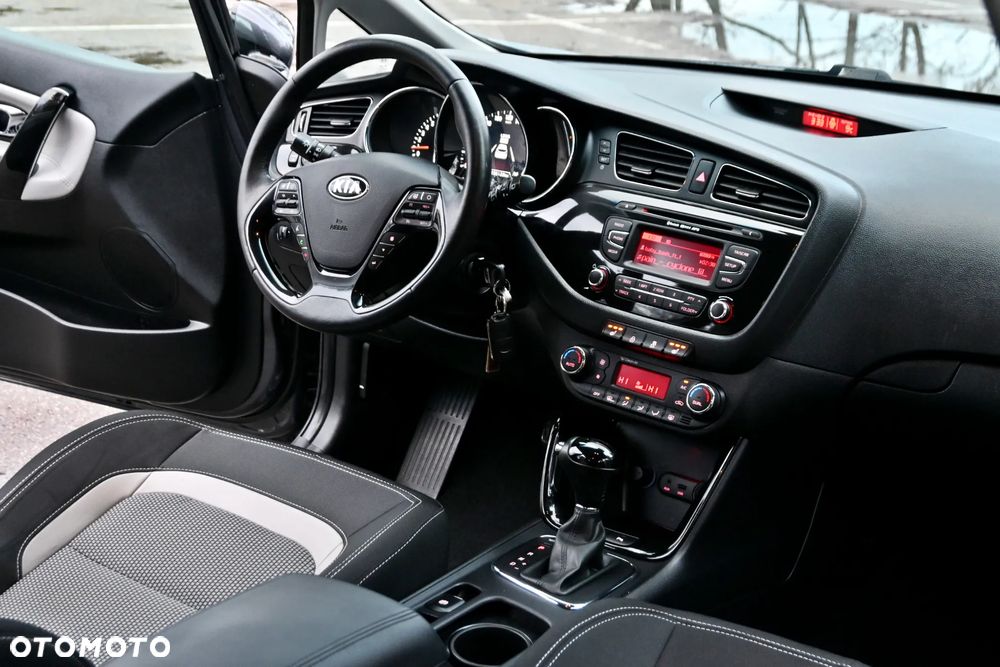 Kia Ceed 1.6 GDI DCT Spirit - 35