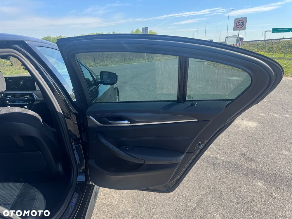 BMW Seria 5 520i - 12