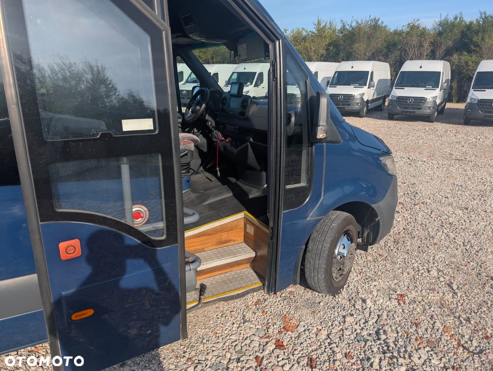 Mercedes-Benz Sprinter 519 - 12