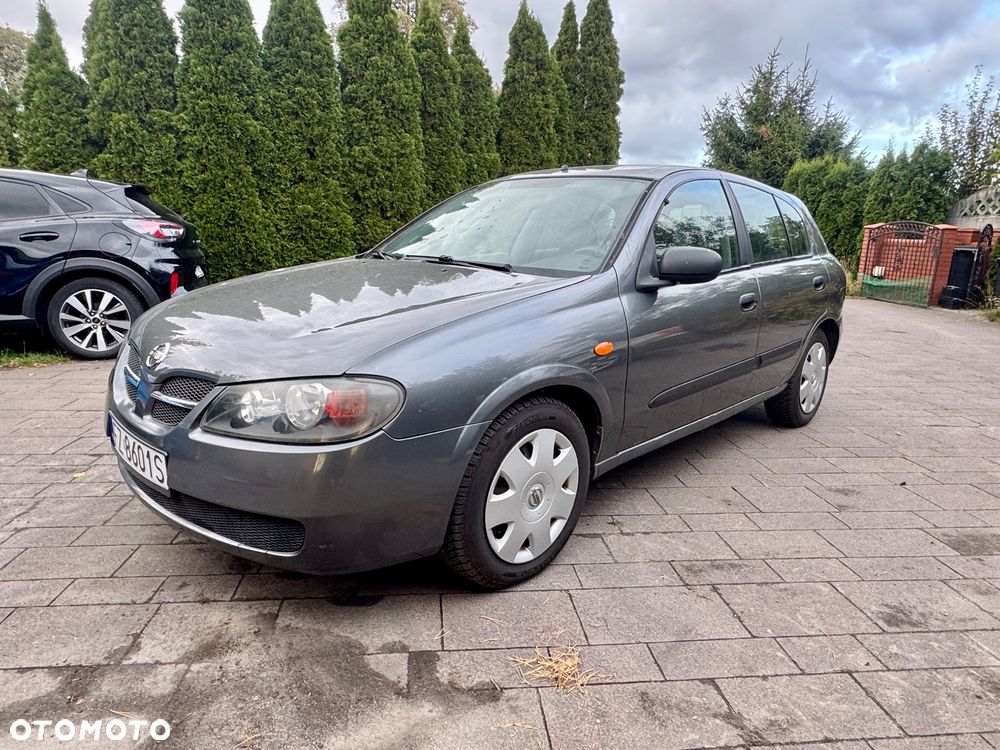 Nissan Almera