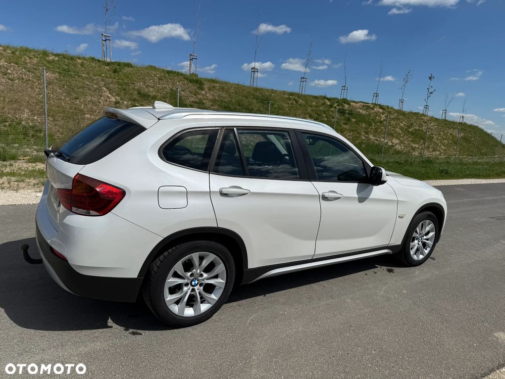 BMW X1 xDrive18d xLine - 13