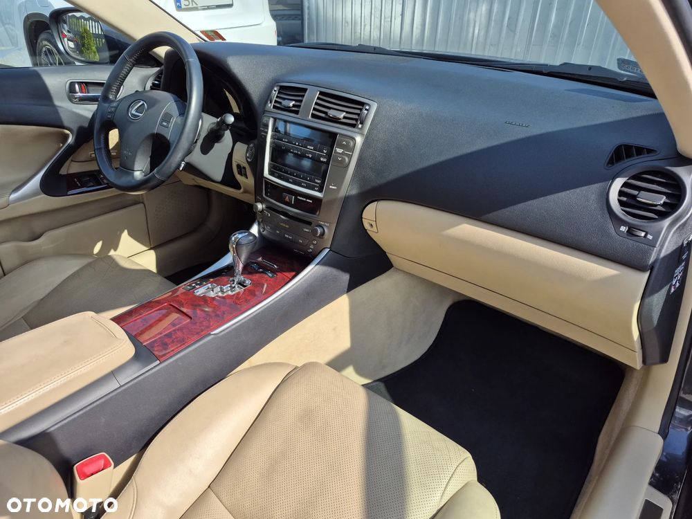 Lexus IS 250 Prestige - 13