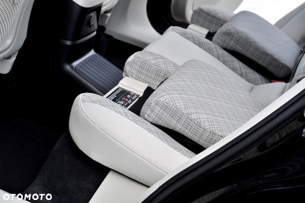 Volvo XC 60 T6 Plug-In Hybrid AWD Core - 26