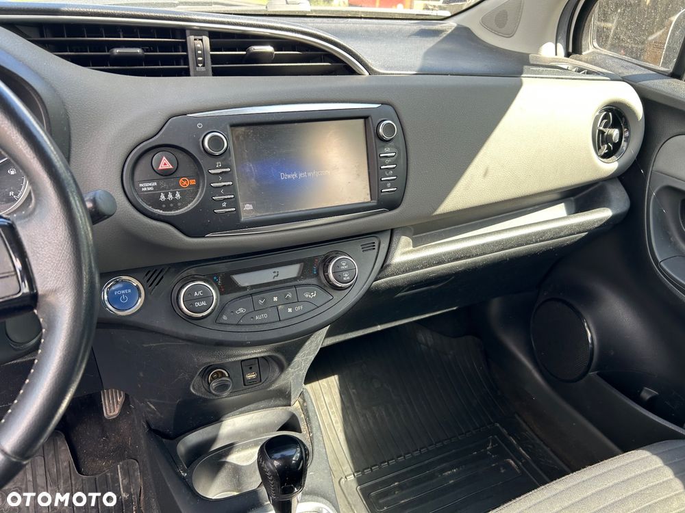 Toyota Yaris - 10