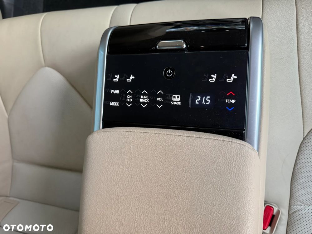 Toyota Camry 2.5 Hybrid Executive CVT - 14