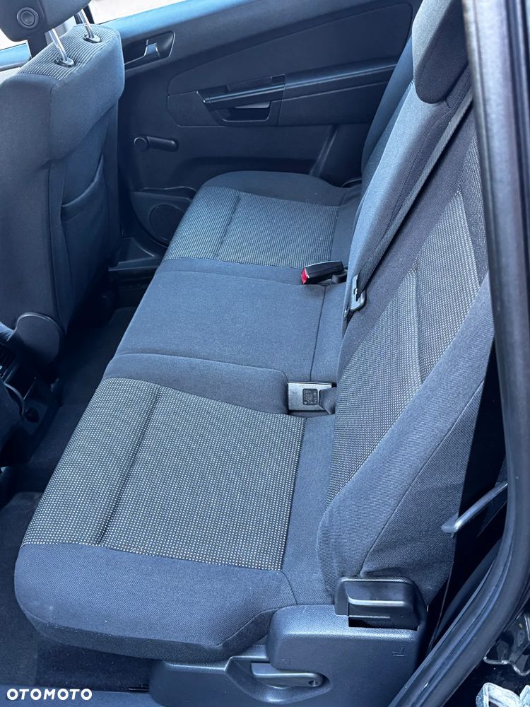 Opel Zafira - 15