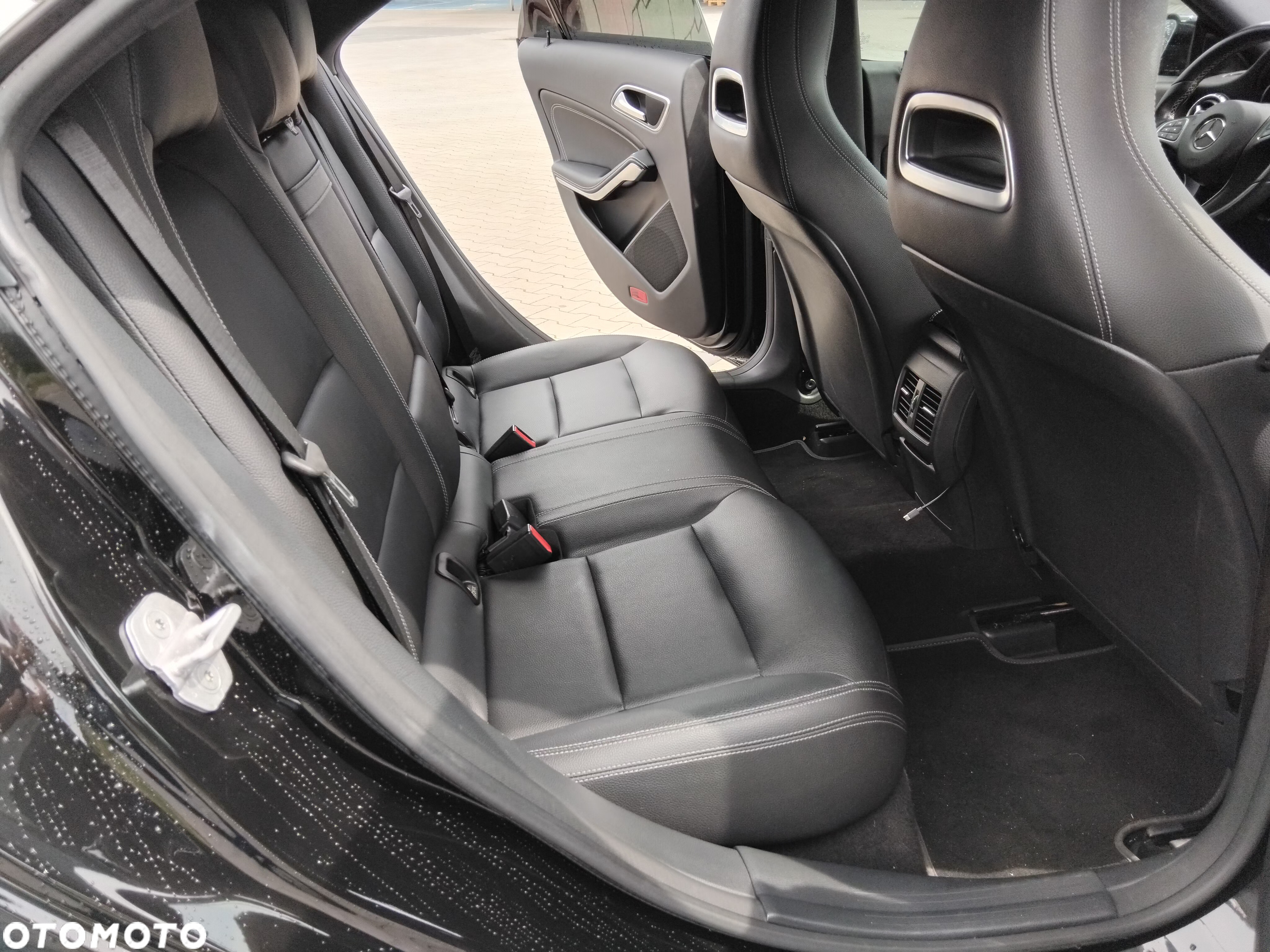 Mercedes-Benz CLA 250 7G-DCT Urban - 2
