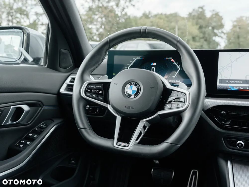 BMW Seria 3 330i M Sport - 11