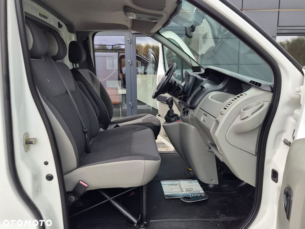 Renault Trafic 2.0 dCi limatyzacja Elektryczne Szyby Gwarancja - 17
