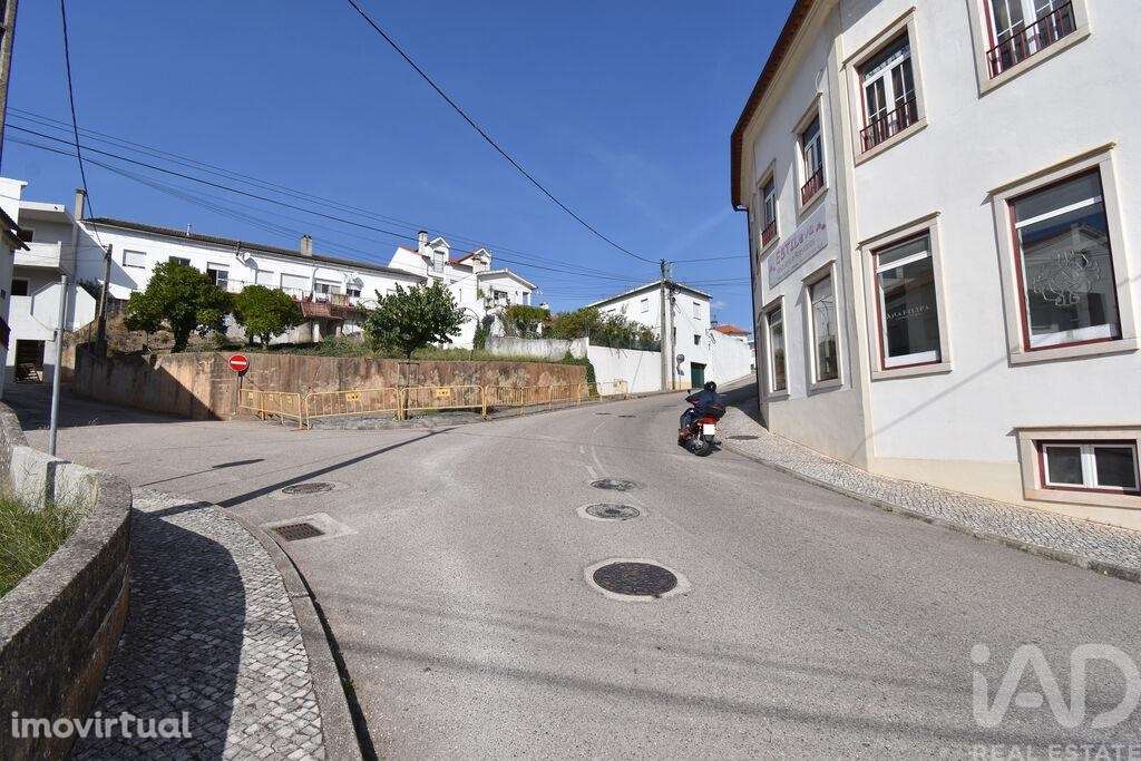 Loja / Estabelecimento Comercial em São Miguel, Santa Eufémia e Rabaça - Grande imagem: 3/17