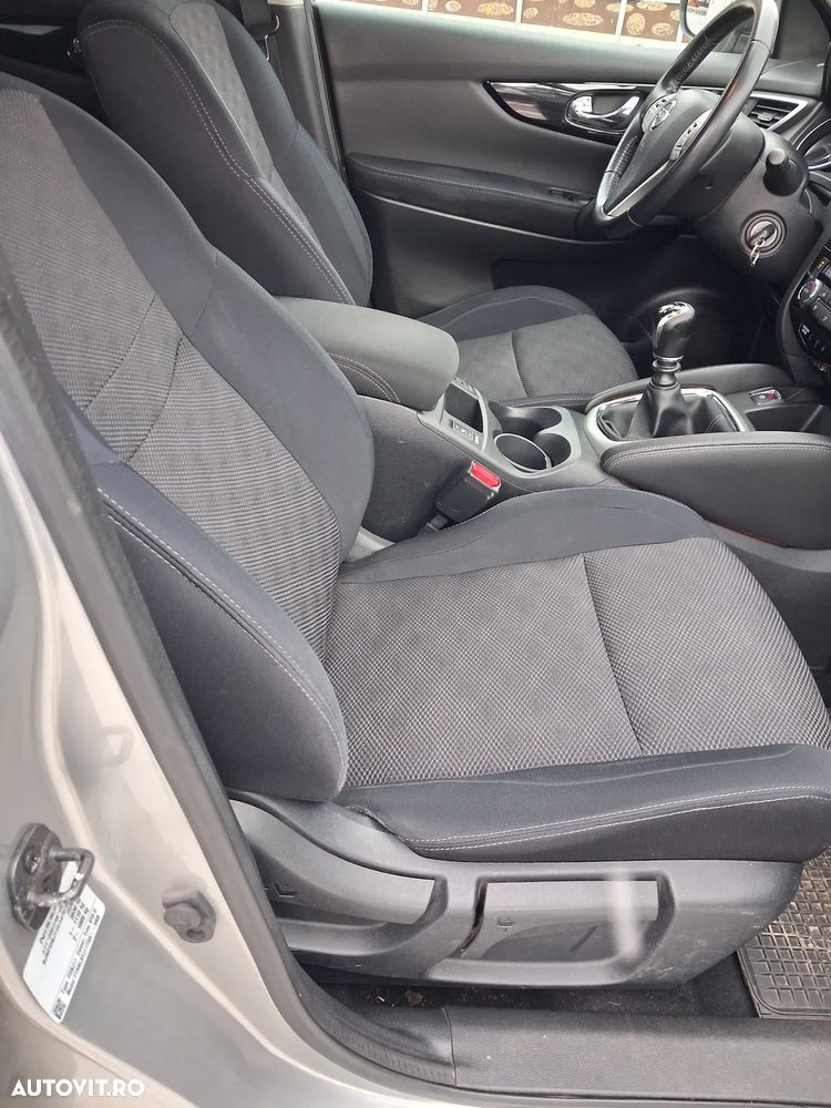 Nissan Qashqai 1.6L dCi Start/Stop 4X4-i N-Connecta - 9