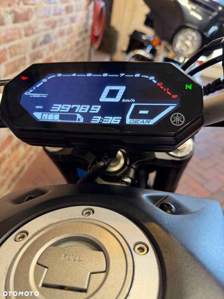 Yamaha MT - 19