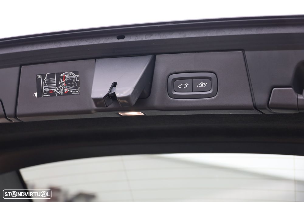 Volvo V90 2.0 T6 PHEV Plus Dark AWD - 6