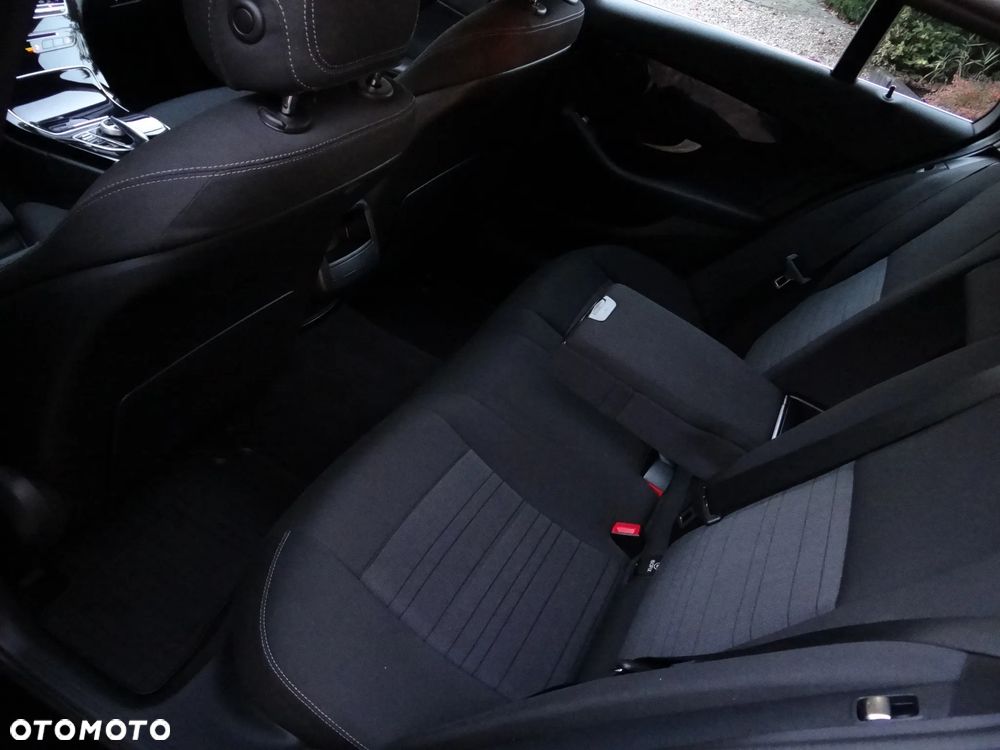 Mercedes-Benz Klasa C 200 (BlueTEC) d T 7G-TRONIC Exclusive - 37