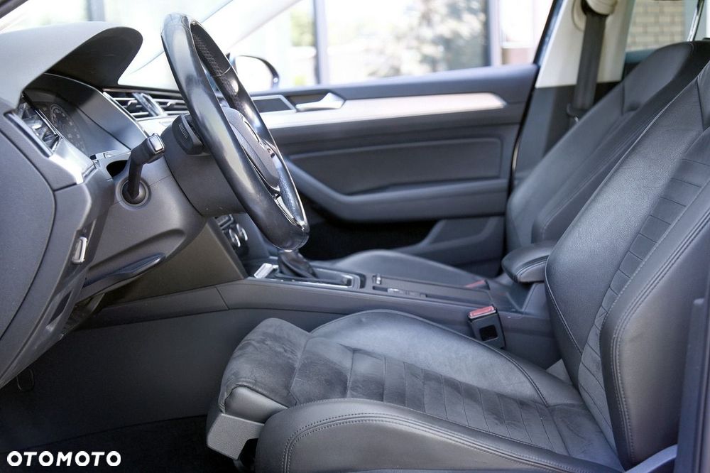 Volkswagen Passat - 12