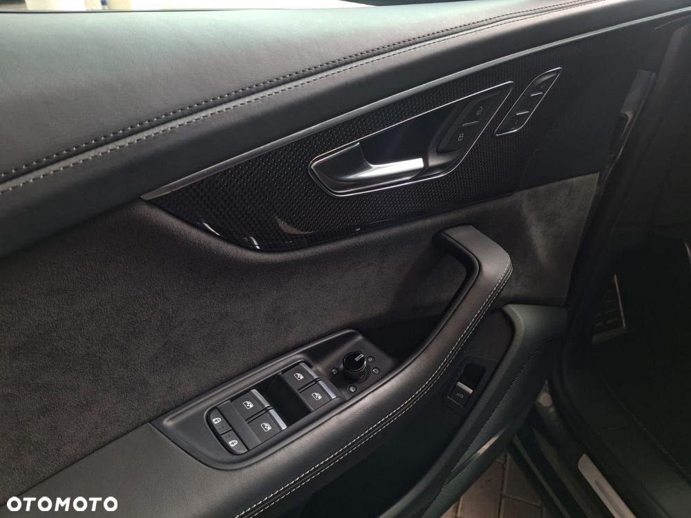 Audi SQ8 - 21