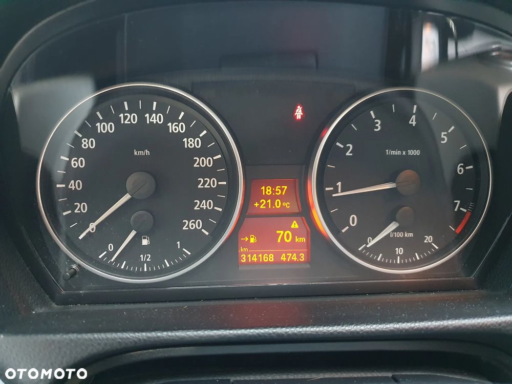 BMW Seria 3 330xi - 1