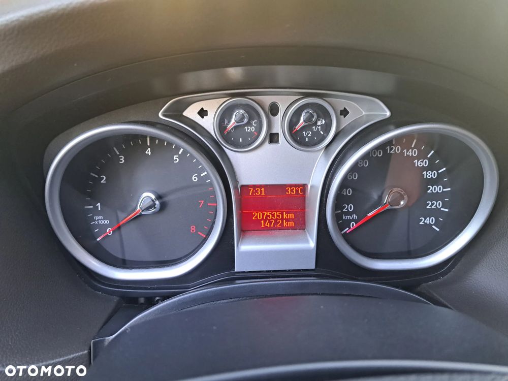 Ford Focus 2.0 Ghia - 19