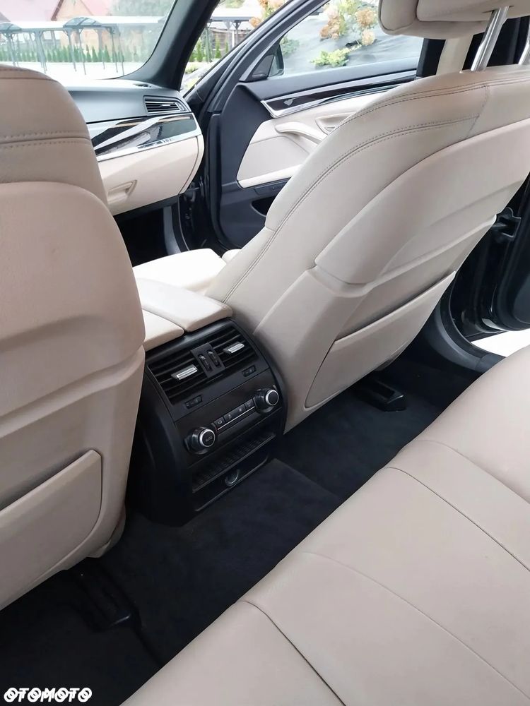 BMW Seria 5 525d Luxury Line - 17